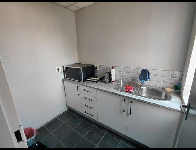 261M² OFFICE TO LET IN RANDJESPARK